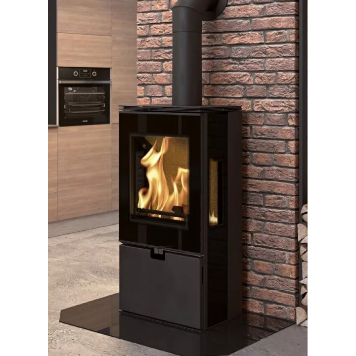 Thorma - piecyk na drewno Wiesbaden czarny 8,0 kW